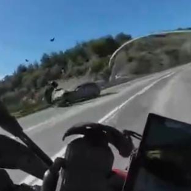 Motosiklette ölüm böyle geldi...
Sollama yapıp karşı şeride geçen motosikle...