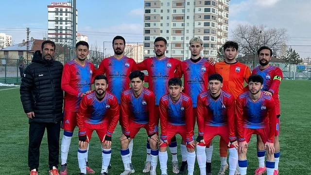 Döğerspor zirve yolunda 2 puan kaybetti
4 gol ve 3 kırmızı kart çıktı, kazanan çıkmadı