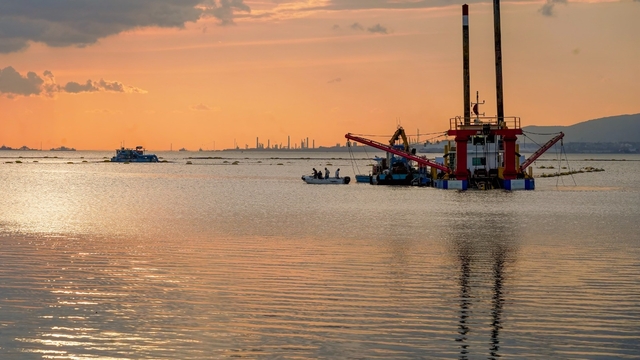 İzmit Körfezi'nden 1 milyon 750 bin metreküp dip çamuru temizlendi