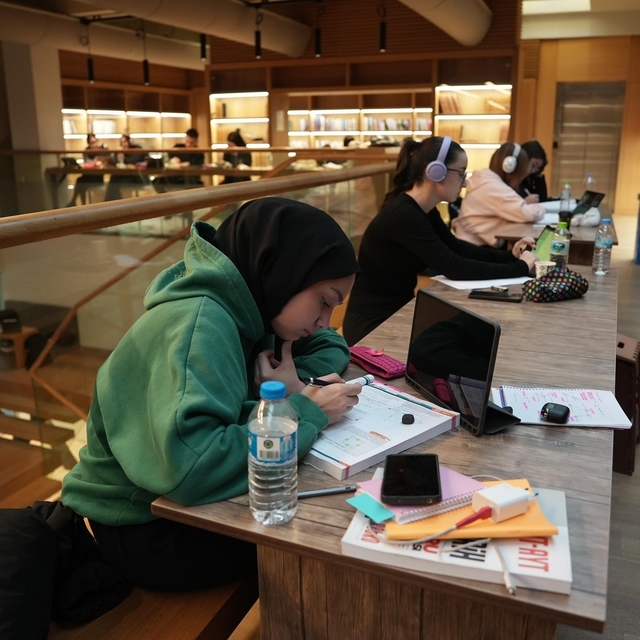 Kütüphaneler sahura kadar açık olacak
Başkan Özlü: "Siz hayallerinizin peşi...