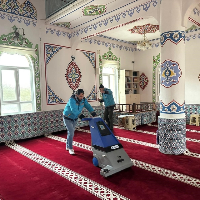 Vezirköprü'de camilerde temizlik çalışması