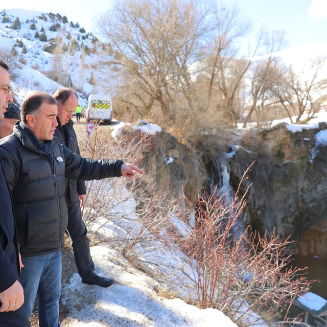 Turizme kazandırılması planlanan Sırakayalar Şelalesi'nde çalışma başlatıla...