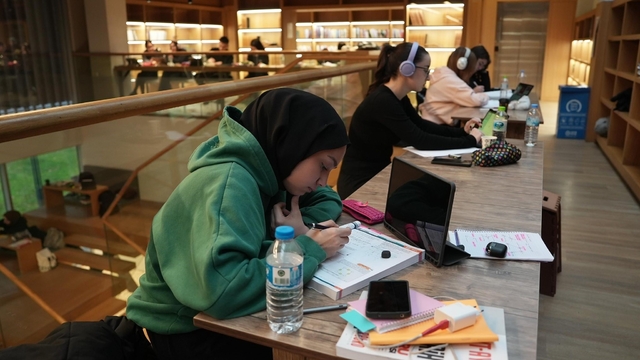 Kütüphaneler sahura kadar açık olacak
Başkan Özlü: "Siz hayallerinizin peşinden gidin, biz ışıkları hep açık tutarız"