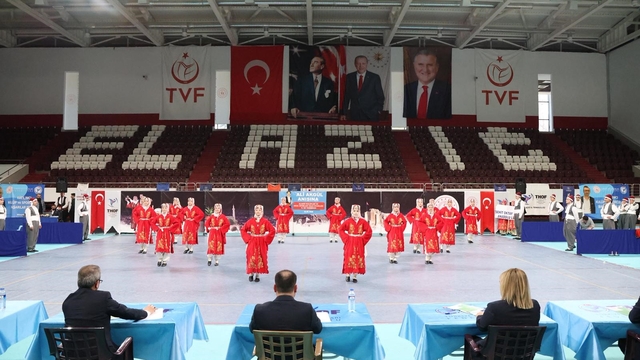 Elazığ'da geleneksel ezgilerle büyük rekabet