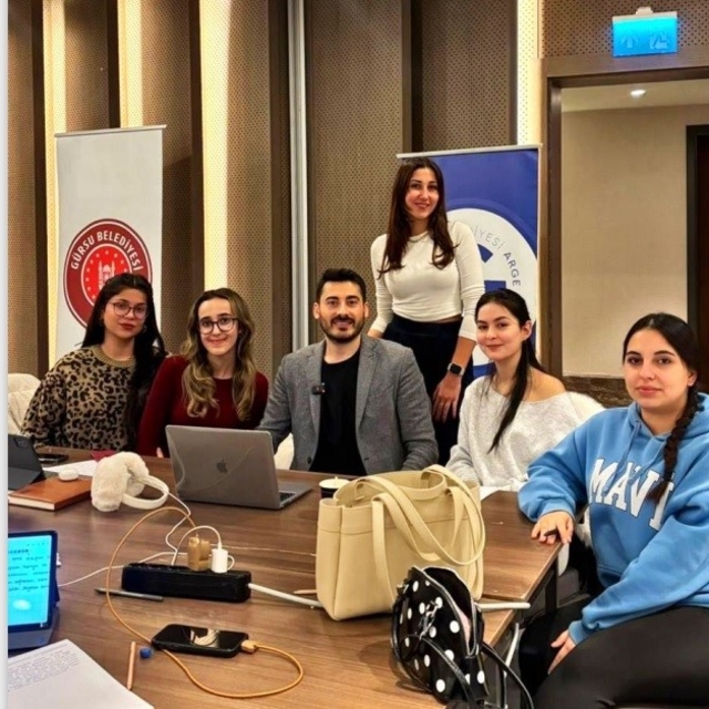 BTÜ'lü öğrencilerden tekstil sektörüne sürdürülebilir çözüm
BTÜ'lü öğrencil...