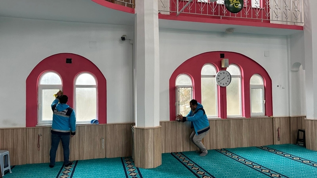 Vezirköprü'de ramazan öncesi camilerde temizlik çalışması yapıldı