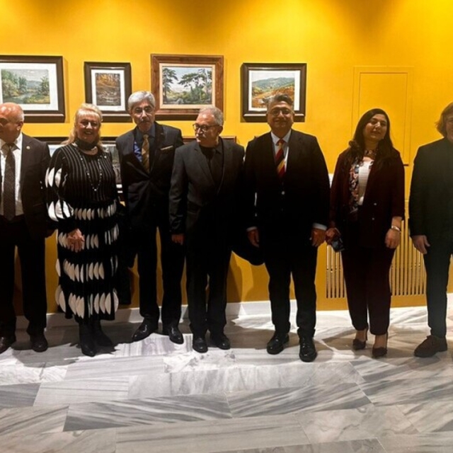 Kütahyalı ressam Ahmet Yakupoğlu'nun "Bir Hezarfenin İzleri" sergisi