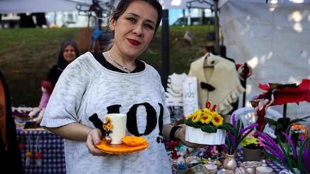 'Meydan Kadınların' dayanışma pazarı doldu taştı