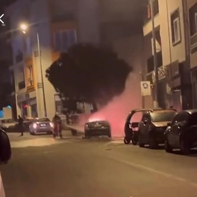 Çanakkale'de yanan araç bomba gibi patladı