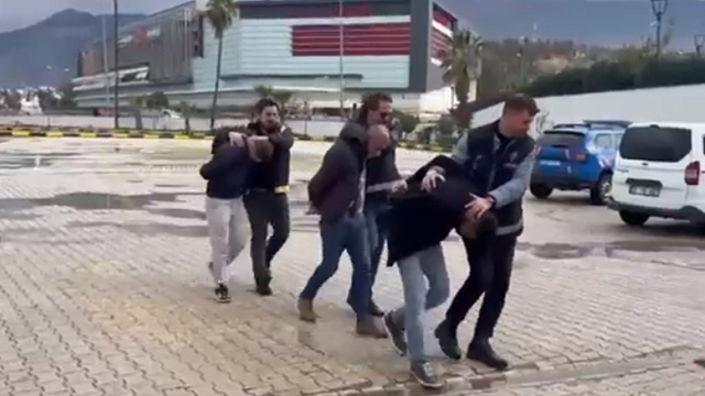 İskenderun'da hapis cezası ile aranan 3 şahıs yakalandı