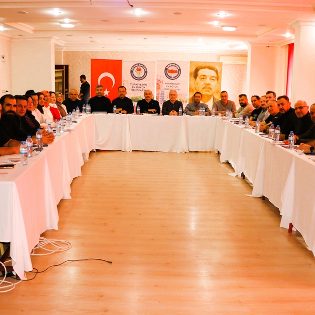 Eğitim-Bir-Sen ilçe başkanları ve kadınlar komisyonu istişare toplantısında...