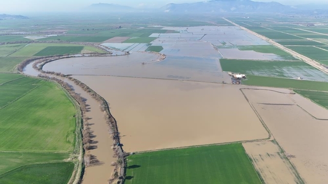 Büyük Menderes'te sel uyarısı