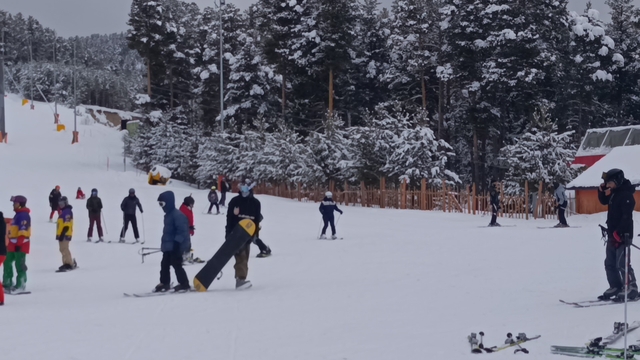 Kars'ta kayak heyecanı sürüyor