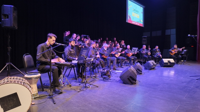 Çayırova'da Türk Halk Müziği Korosu konser verdi
