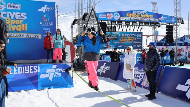 Erciyes Kış Spor Festivali'ne binlerce katılım