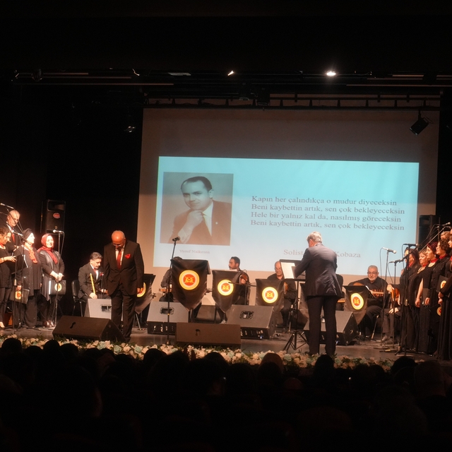 Muhayyerkürdi şarkılarla mest ettiler