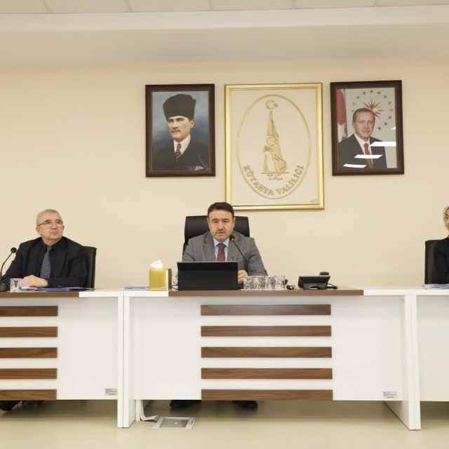 Kütahya'da kadına yönelik şiddet ve çocuk koruma çalışmaları masaya yatırıl...