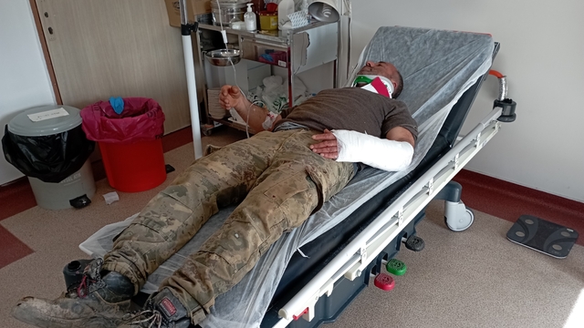 Tokat'ta otomobiliyle tarlaya düşen sürücü yaralandı