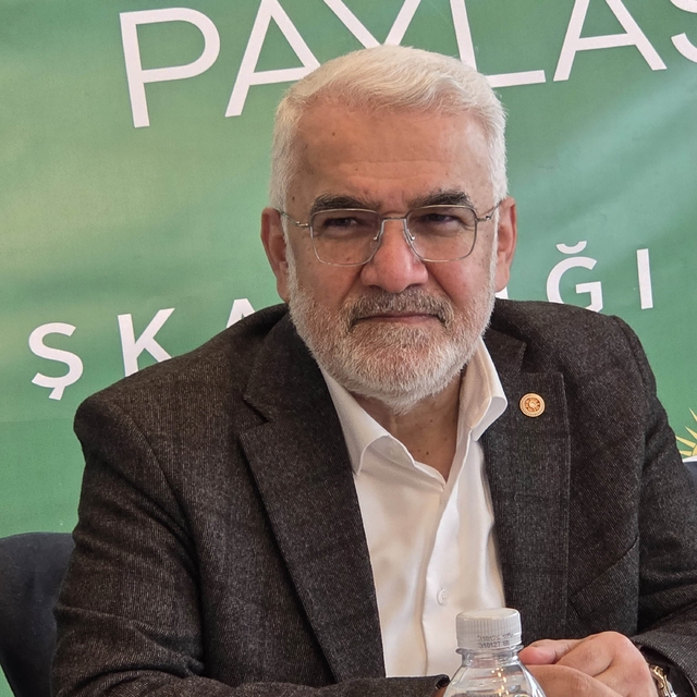 Zekeriya Yapıcıoğlu: "Aileyi güçlendiren ve evlilikleri destekleyen projele...