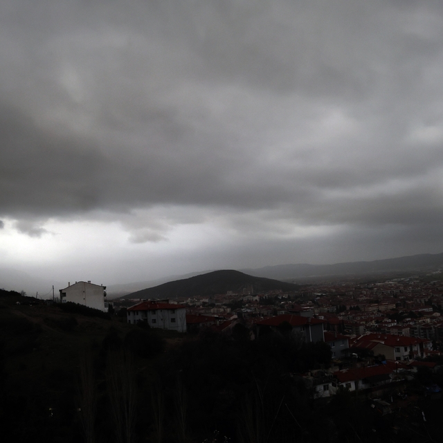 Afrika toz bulutu Muğla semalarını siyaha bürüdü