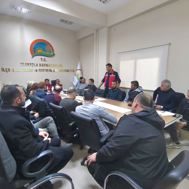 Ulukışla'da kanatlı hayvan ve yumurta üreticilerine eğitim