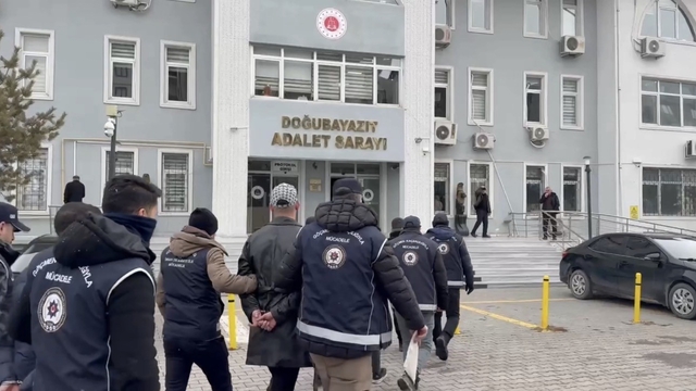 Ağrı'da göçmen kaçakçılığı operasyonu: 5 şüpheli yakalandı