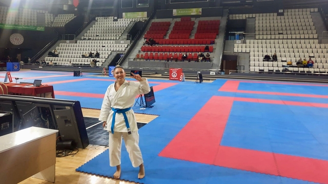Aliağa Belediyesi Karate Antrenörü Nezahat Ayhan Türkiye şampiyonu oldu