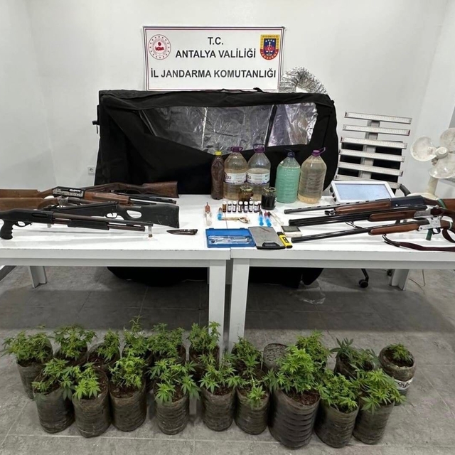 Alanya'da uyuşturucu operasyonu: Sıvı metamfetamin ve kenevir ele geçirildi