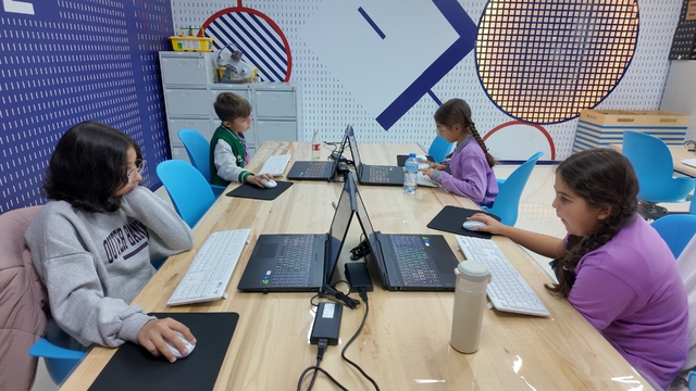 Bilim Demirci bölgenin eğitim üssü oldu
TÜBİTAK destekli Bilim Demirci yoğun ilgi görüyor
Türkiye'nin 41. Bilim Merkezi olan 'Bilim Demirci' 4 ayda 3 bin 500 öğrenciye hizmet verdi