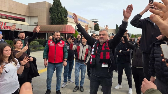 Samsunspor taraftarlarından Thomas Reis'e duygusal veda