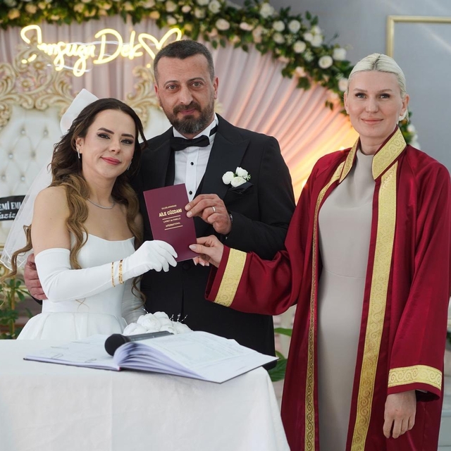 Başkan Subaşı genç çiftin nikahını kıyarak, bir ömür boyu mutluluklar diled...