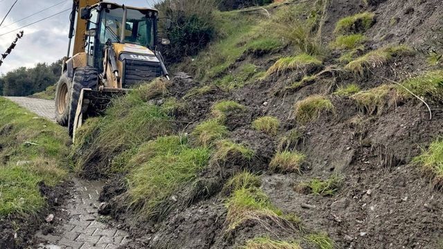 Efeler'de kapanan yollar açılıyor