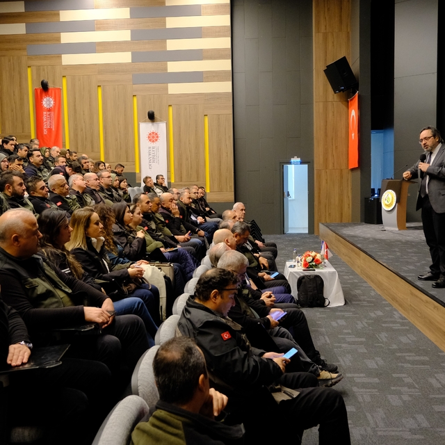 Adana'da orman teşkilatına yönelik etkili iletişim ve liderlik eğitimi düze...