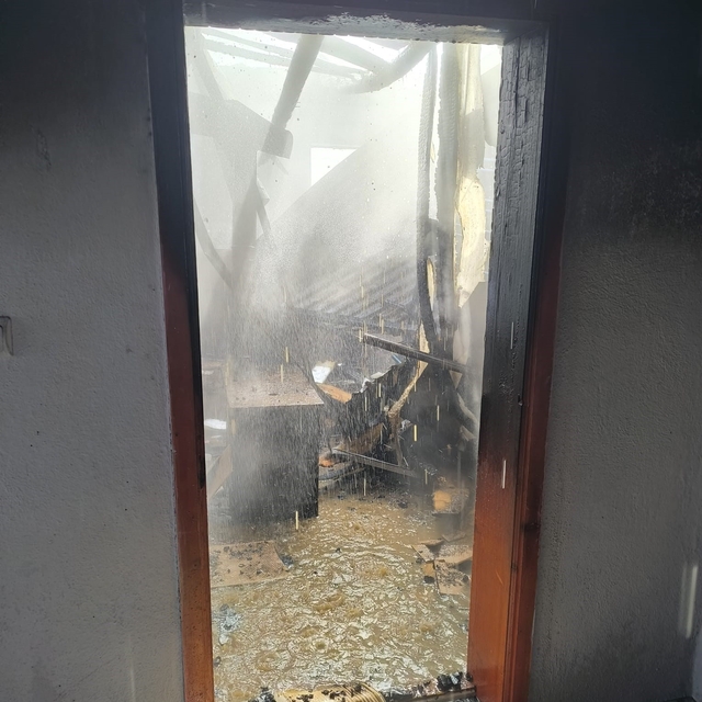 Çaldıran'da ev yangını