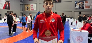 Türkiye şampiyonasında kürsüye çıktı