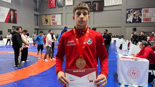 Türkiye şampiyonasında kürsüye çıktı