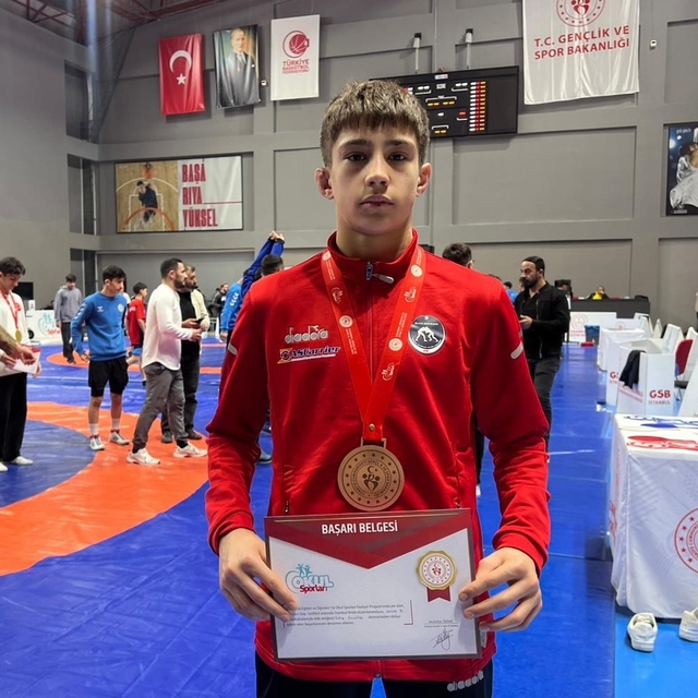 Türkiye şampiyonasında kürsüye çıktı