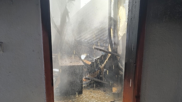 Çaldıran'da ev yangını