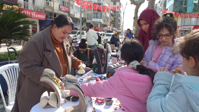 Edremit'te Sevgi Panayırı ilgi gördü