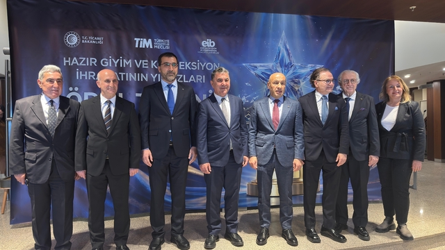 Ege'de en fazla hazır giyim ihracatı yapan firmalar ödüllendirildi