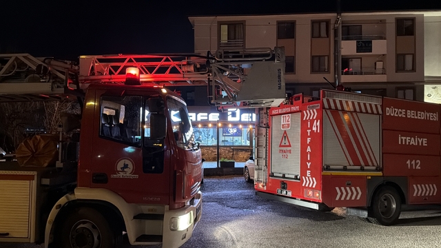 Kafenin mutfağında yanan yağ itfaiyeyi harekete geçirdi