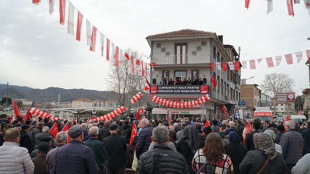 Cumhuriyet Halk Partisi Osmancık İlçe Teşkilatının yeni hizmet binası açıldı