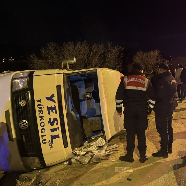 Kahramanmaraş'ta minibüsün devrilmesi sonucu 11 kişi yaralandı