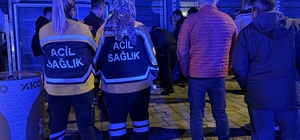 Motosiklet kazasında yaralanıp hastaneye gitmek istemeyen genci polis ikna...