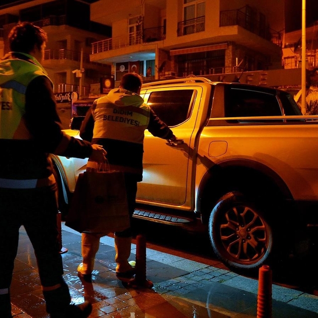 Öğrenciler güne Didim Belediyesi'nin destek paketiyle başlıyor