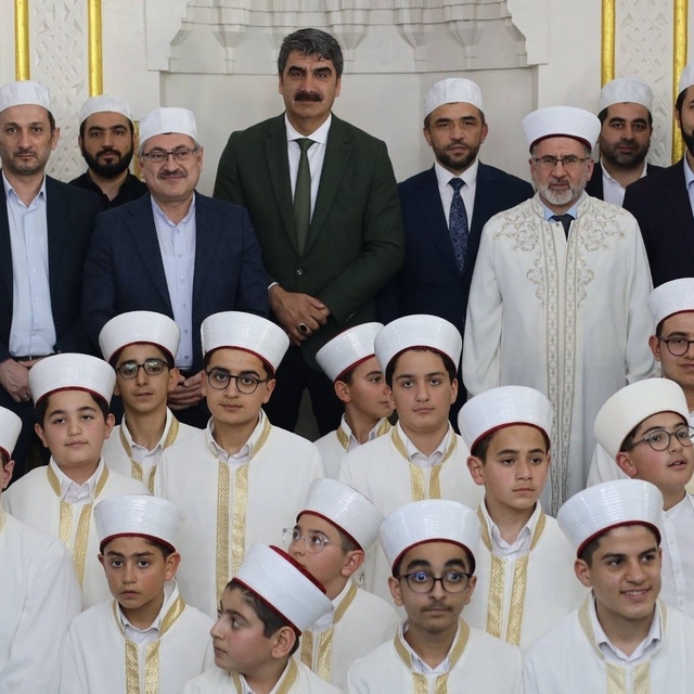 Aşkale'de 25 genç hafız icazetini aldı