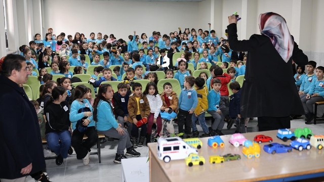 Bayburt'ta öğrencilere yönelik sağlık eğitimi sürüyor