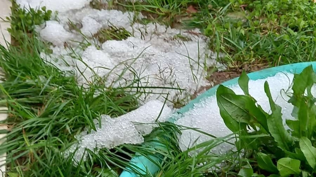 Ortaca'da kuvvetli yağışın ardından dolu etkili oldu