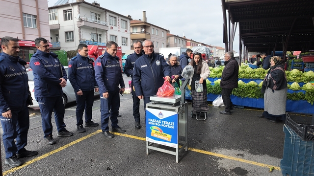 Zabıta ekiplerinden fırın, pazar ve market denetimi
