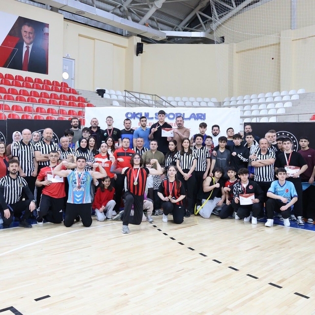 Bilecik'te Bilek Güreşi Gençler B Grup Müsabakaları tamamlandı